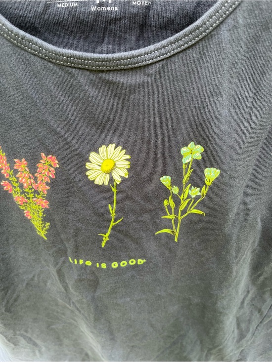 Life Is Good Tops - ⭐️Life Is Good Crusher Graphic Tank in size M